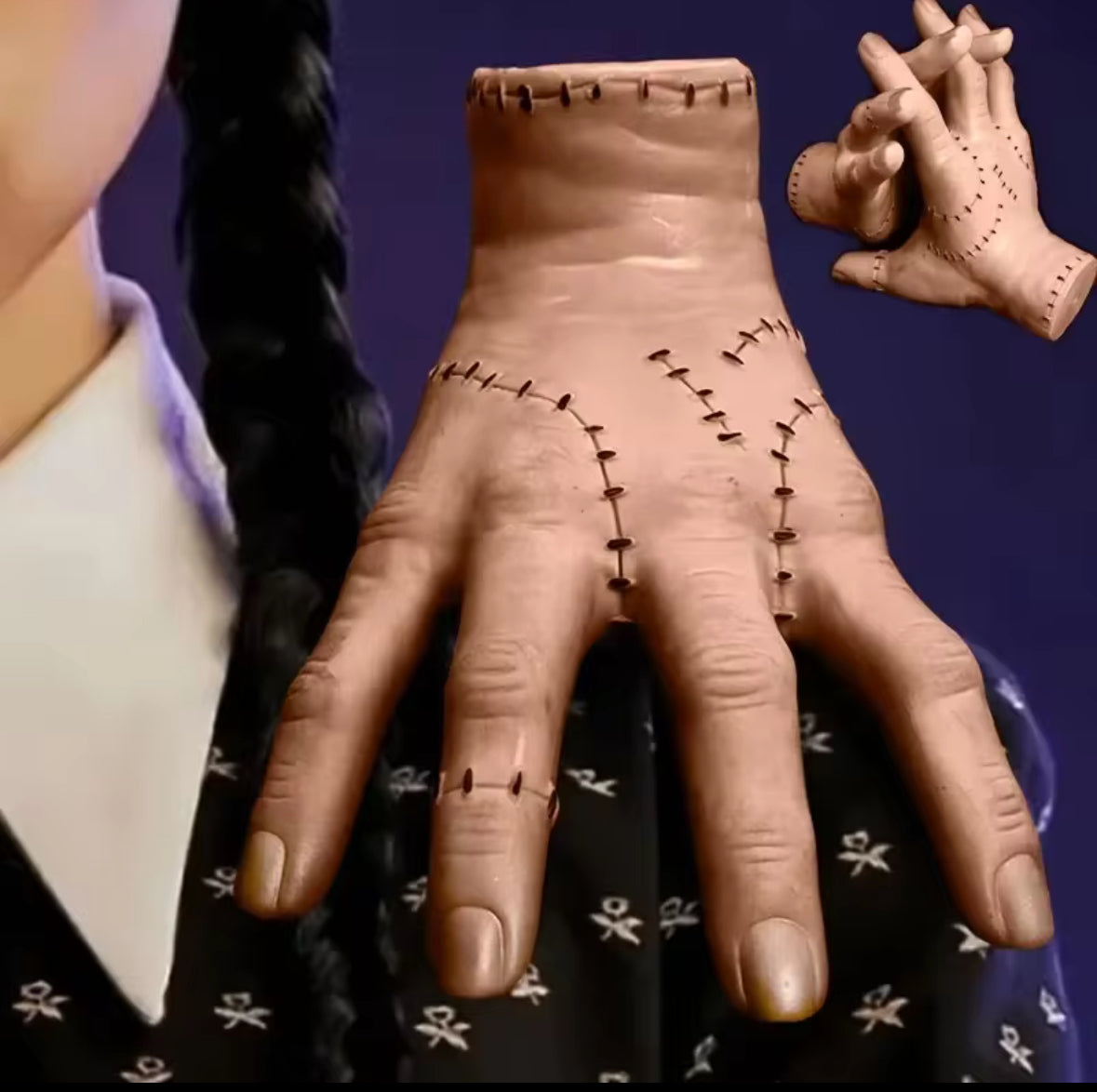 Mano (cosa) de Miércoles Addams